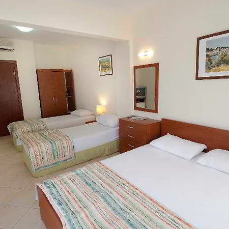 酒店 Club Mira Luna 4*