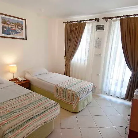 Club Mira Luna Отель